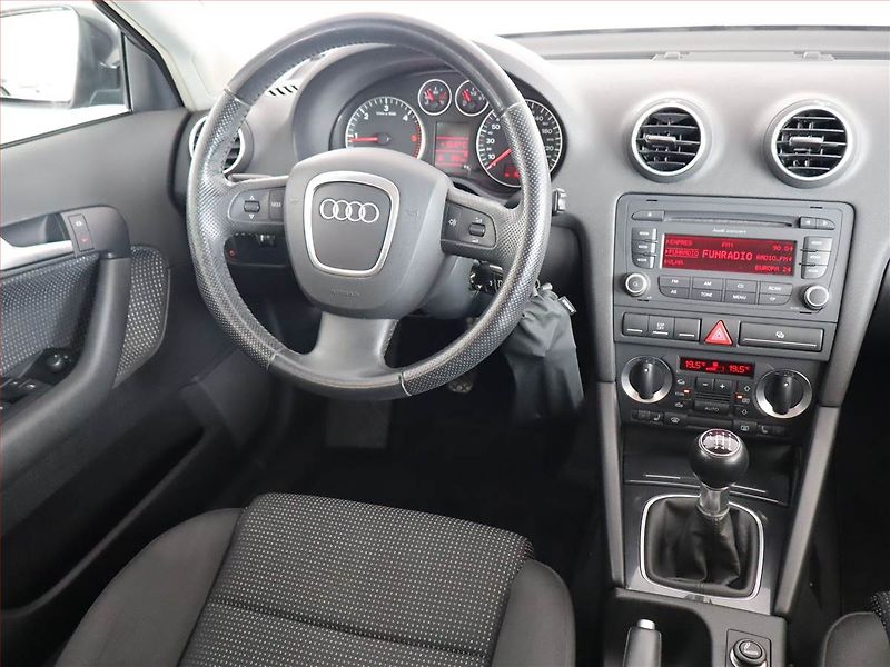 Audi A3 (2007) 2.0 TDI, Serv.kniha, po STK - fotka 7 z 17