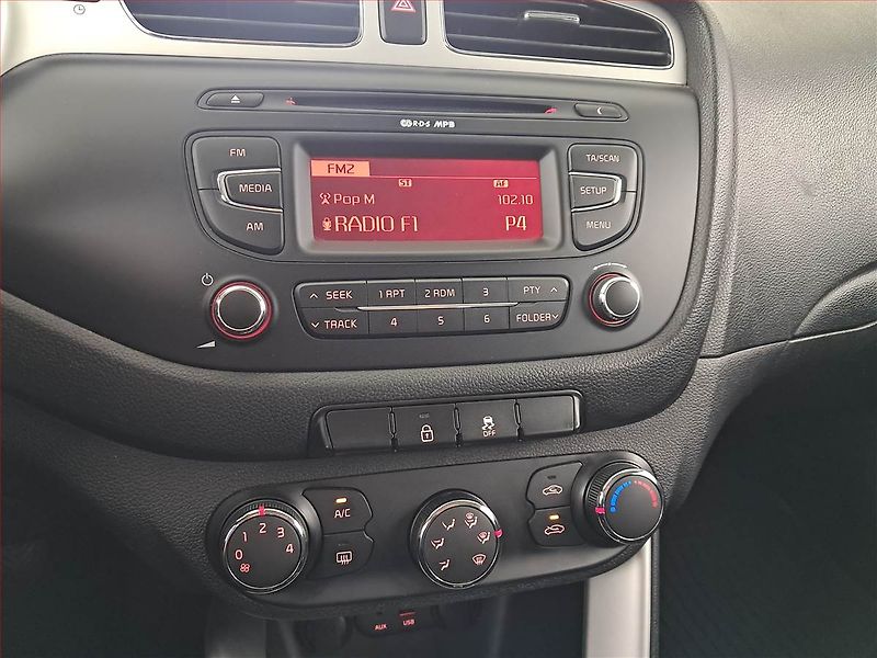 Kia Ceed (2013) 1.6 GDI, ČR,1.maj, Serv.kniha - fotka 12 z 16