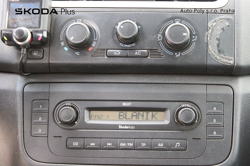 Škoda Roomster (2009) 1.4 16V 63 kW Style - fotka 15 z 20