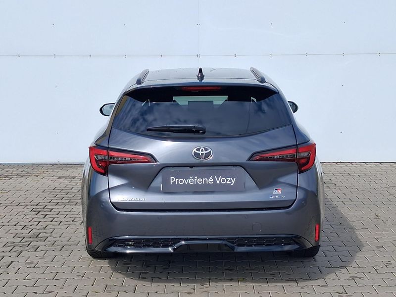 Toyota Corolla 1.8 HSD e-CVT GR Sport - fotka 9 z 24