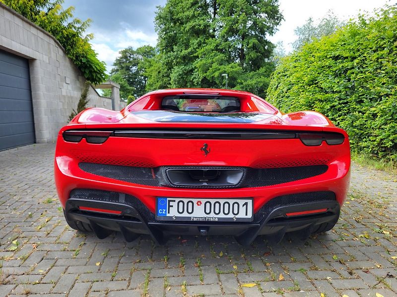 Ferrari 296 GTB - fotka 17 z 23
