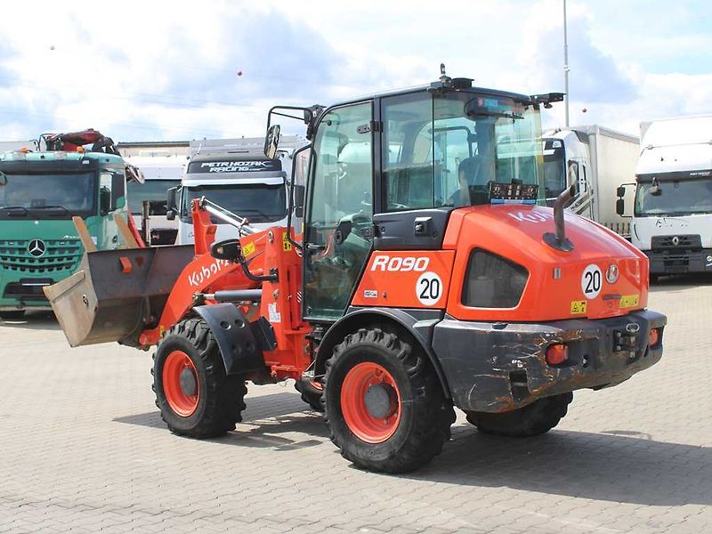 Kubota R090 - fotka 4 z 18