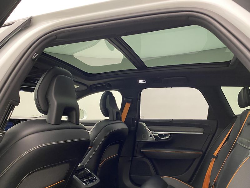 Volvo V90 CC T6 AWD OCEAN RACE AUT CZ - fotka 32 z 57