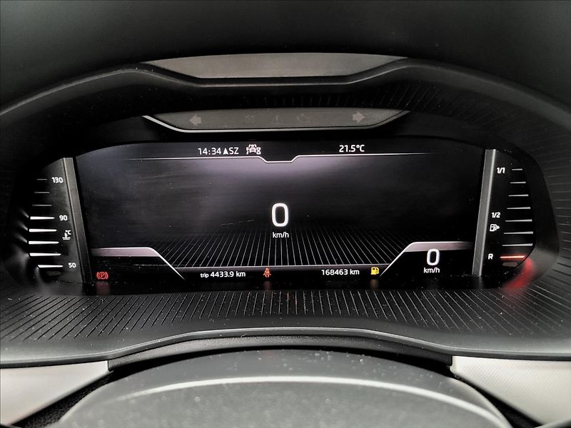 Škoda Kamiq 1,0 TSI,TFT,NAVI,VÝHŘEV,KLIMA - fotka 27 z 50