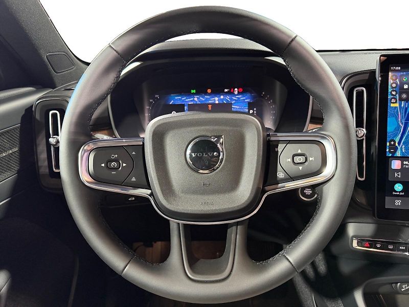 Volvo XC40 (2026)  NEW PLUS LOUNGE PAKET MY27 - fotka 8 z 9