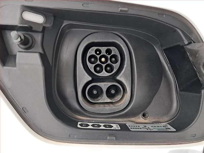 Volkswagen ID.3 (2021) Pro Perf. (62 kWh), SoH 94% - fotka 17 z 21