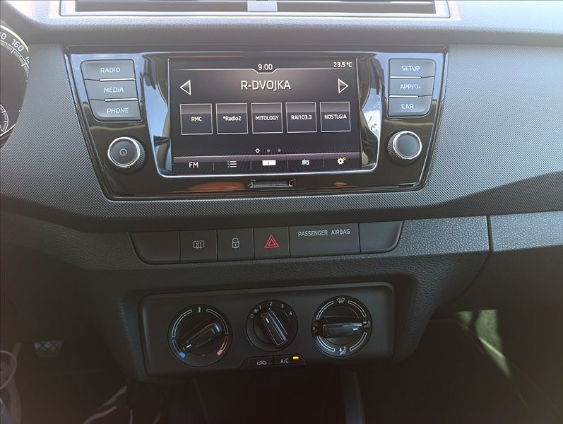 Škoda Fabia 1,0 TSi 70kW Kamera Klima Alu - fotka 19 z 33