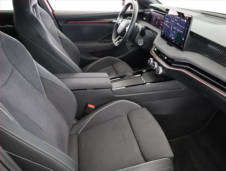 Škoda Superb (2025) 2.0 TDI, Sportline, Navi - fotka 7 z 19