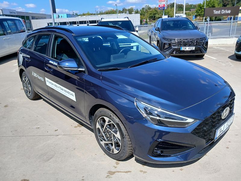 Hyundai i30 1,0 T-GDI DCT - fotka 9 z 18