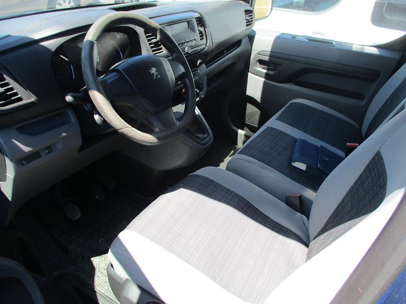 Peugeot Expert (2016) 2,0 HDi - fotka 9 z 11