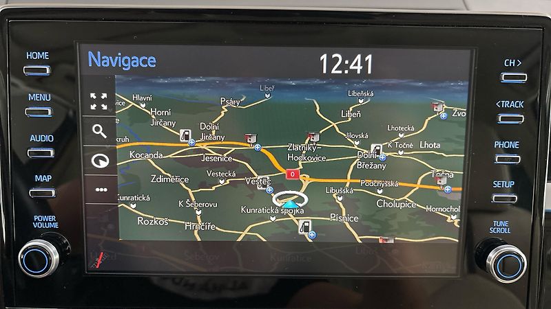 Toyota Camry 2.5 Hybrid AUT Executive - fotka 27 z 28