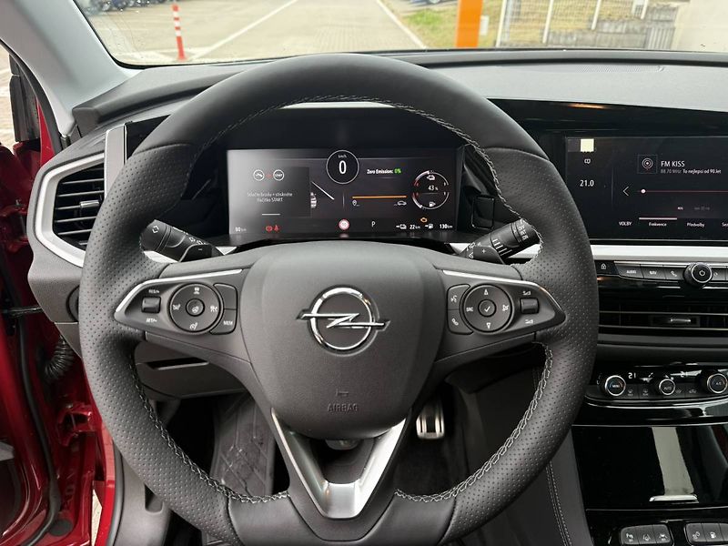 Opel Grandland GSe Plug In Hybrid 1.6 TURBO 4 - fotka 12 z 27