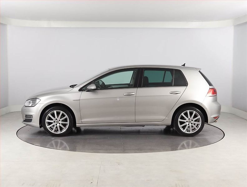 Volkswagen Golf (2015) 2.0 TDI, Navi, Park. senzory - fotka 3 z 19