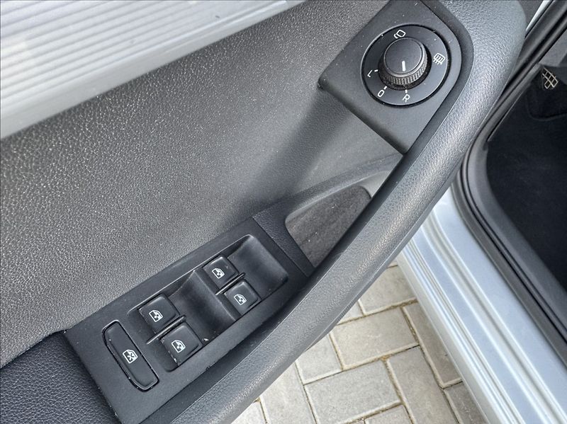 Škoda Octavia 2,0 TDI STYLE 2.maj. původ ČR - fotka 23 z 50