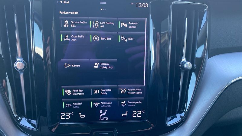 Volvo XC60 MOMENTUM PRO, B4 AWD, 145+10 k - fotka 16 z 30