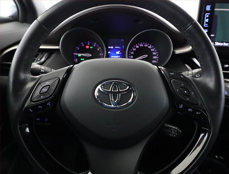 Toyota C-HR (2017) 1.2 Turbo, ČR,1.maj - fotka 8 z 17