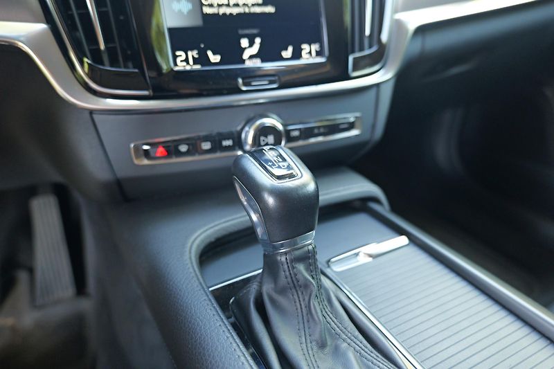 Volvo V90 D4 AWD Diesel NezTopení Záruka - fotka 21 z 35