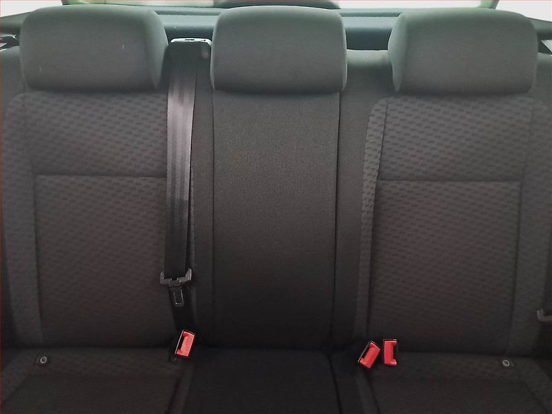 Škoda Fabia (2013) Ambiente 1.2 TSI - fotka 10 z 17