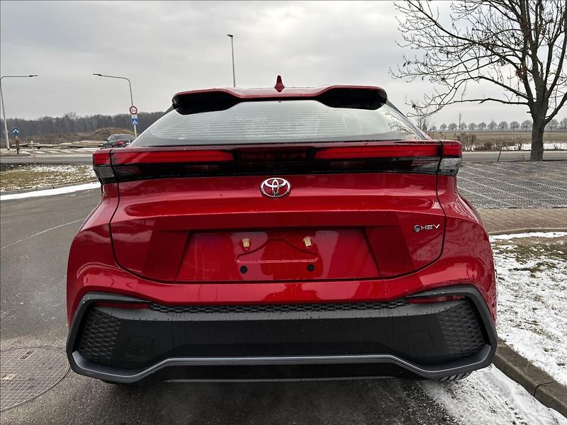 Toyota C-HR 1,8HEV Comfort - fotka 5 z 13