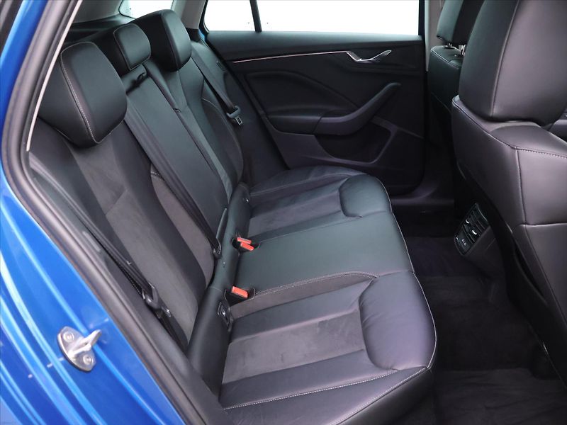 Škoda Kamiq 1,5 TSI 110kW DSG Style Kůže - fotka 14 z 41