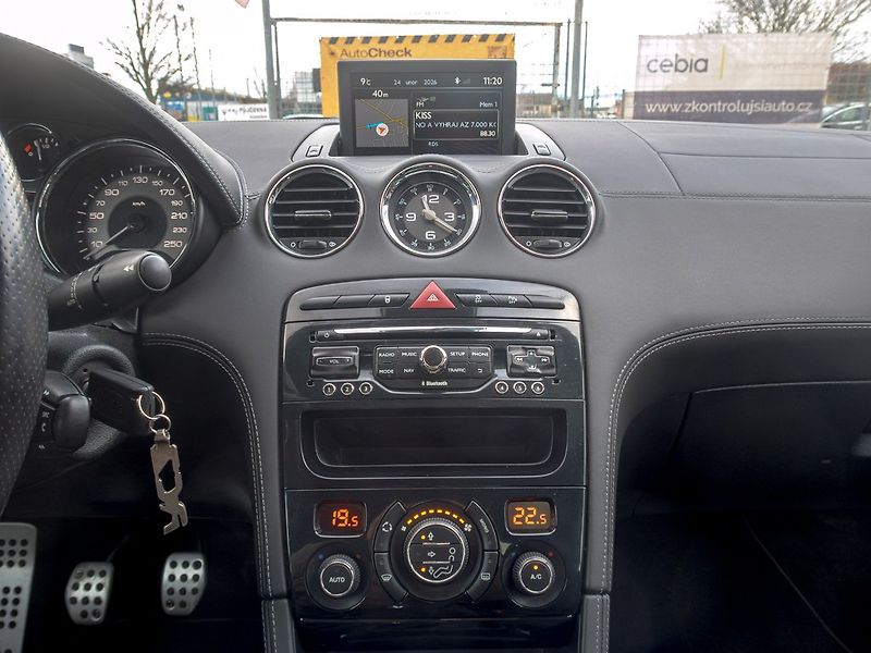 Peugeot RCZ (2013) CZ 2.0HDI 120KW – PO SERVISU - fotka 23 z 44