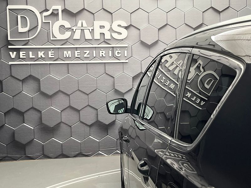 Ford S-MAX 2,5 HEV Titanium 7míst - fotka 29 z 70