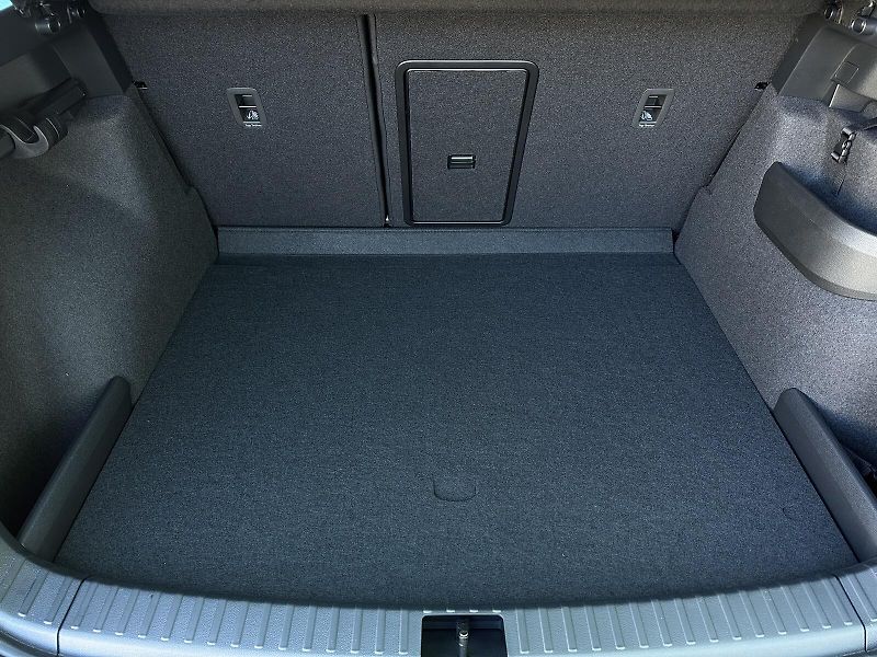 Škoda Karoq 2.0TDi 4x4 DSG 150PS Sportline - fotka 43 z 46