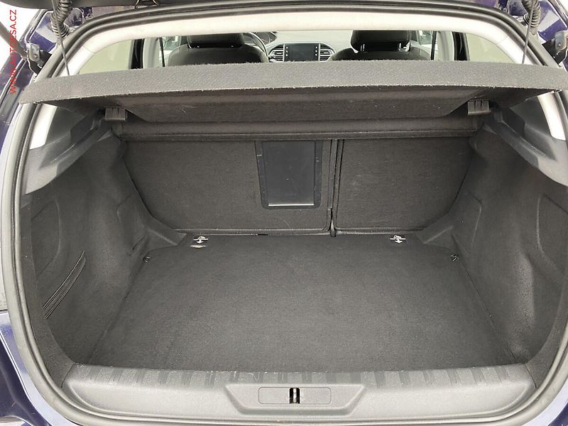 Peugeot 308 (2019) 1.2PT, Allure, AT, navi, TZ - fotka 7 z 18