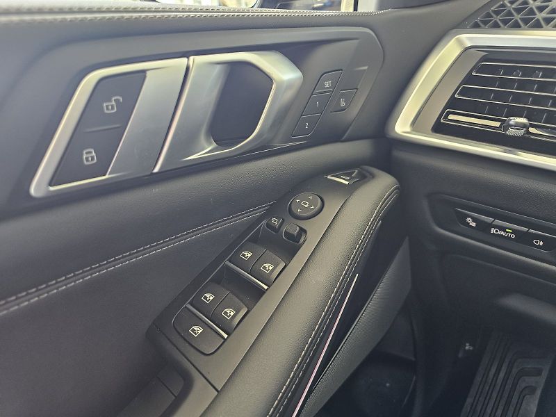 BMW X5 xDrive 30d - fotka 14 z 37