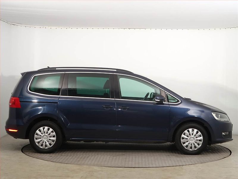 Volkswagen Sharan (2011) 2.0 TDI, 7 míst, Navi - fotka 5 z 14
