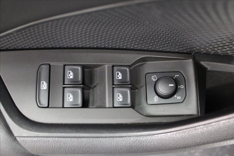 Škoda Octavia 2,0 TDI DSG Style 1.majitel CZ - fotka 13 z 36
