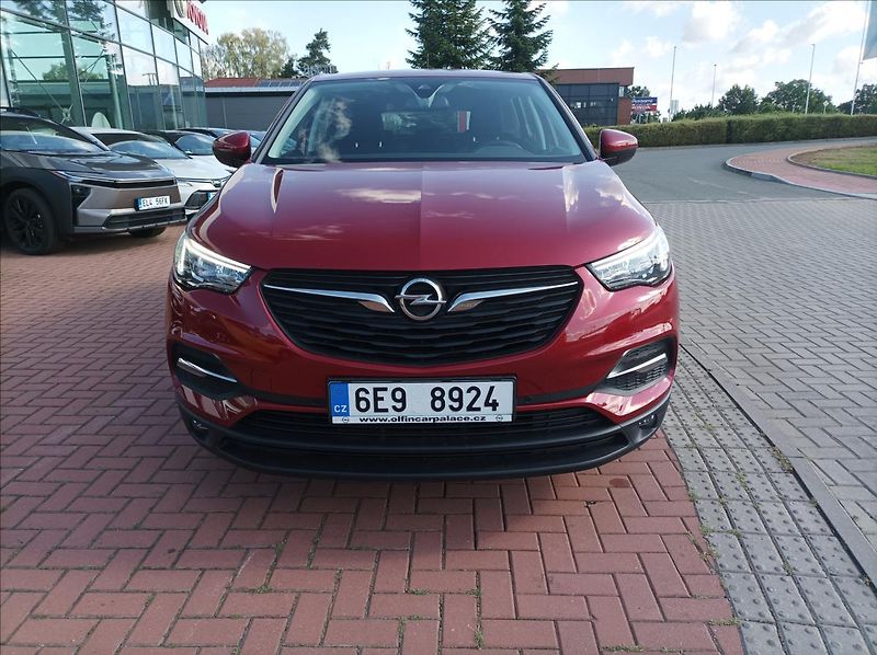 Opel Grandland X 1,2 Turbo - fotka 6 z 23