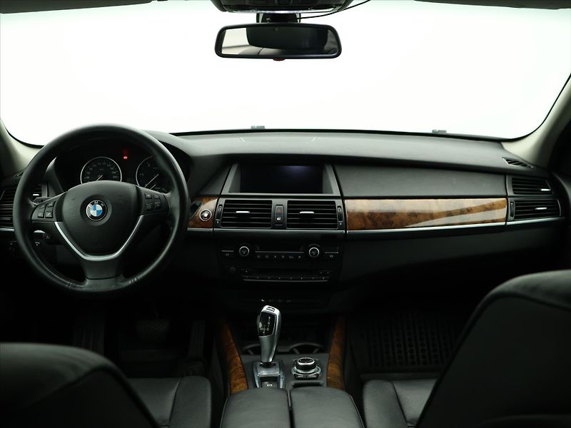 BMW X5 3,0 D 180KW PANORAMA TAŽNÉ - fotka 17 z 29