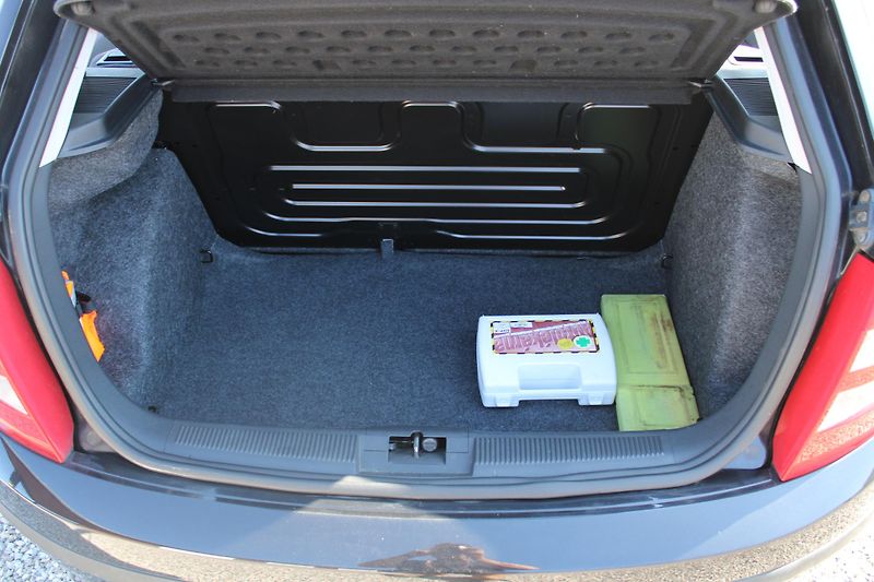 Škoda Fabia (2002) 1.2i KOUPENO ČR 1.MAJITEL - fotka 14 z 16