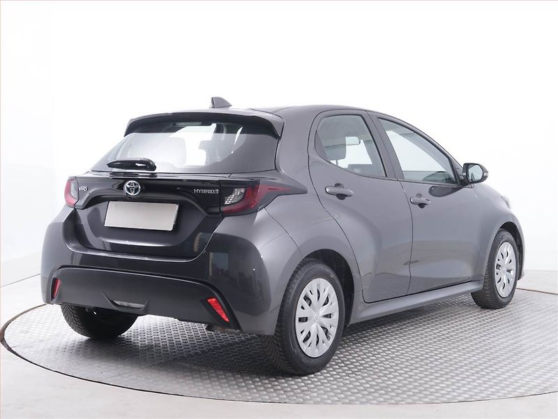 Toyota Yaris (2022) 1.5 VVT-i Hybrid, Automat - fotka 5 z 19