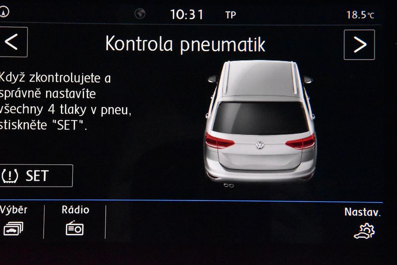 Volkswagen Touran 2.0 TDi COMFORTLINE,NAVI,MASÁŽ - fotka 22 z 51