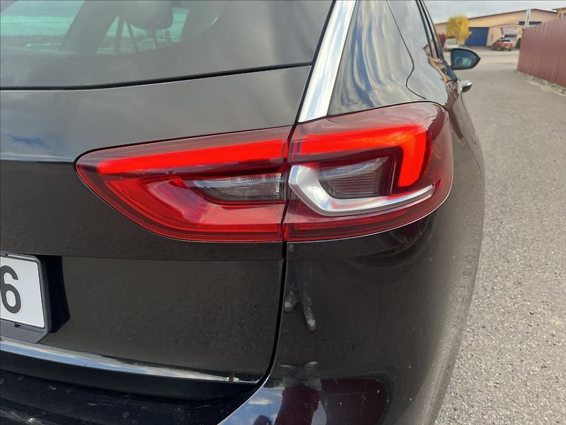 Opel Insignia 1,6 CDTi 100kW SPORTS TOURER - fotka 43 z 43