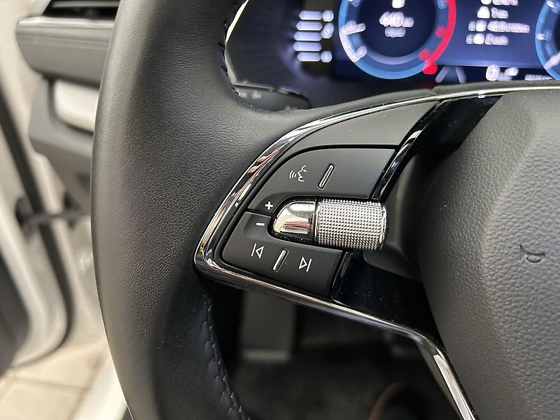Škoda Octavia 1.5 TSI Ambition Plus - fotka 12 z 24