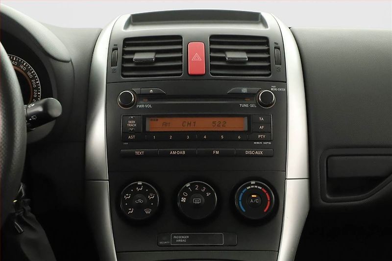 Toyota Auris (2011) 1.6 Valvematic, ČR,1.maj - fotka 9 z 15