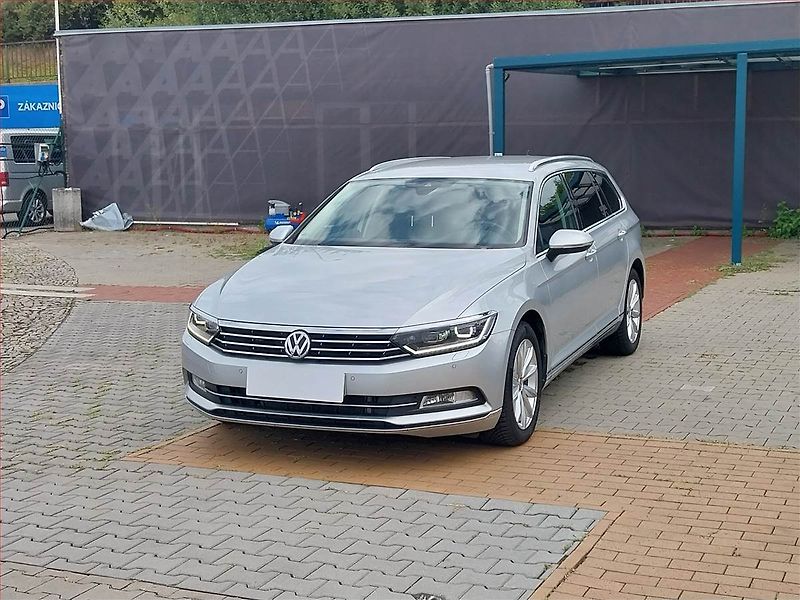 Volkswagen Passat (2018) Highline 2.0 TDI, Automat - fotka 2 z 21