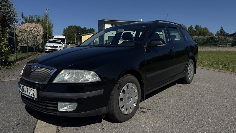 Škoda Octavia (2005) KOMBI 1.6 FSI 85KW  - fotografie inzerátu