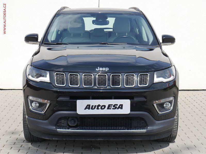 Jeep Compass (2019) 1.4 T, Limited, TZ, kůže - fotka 2 z 20