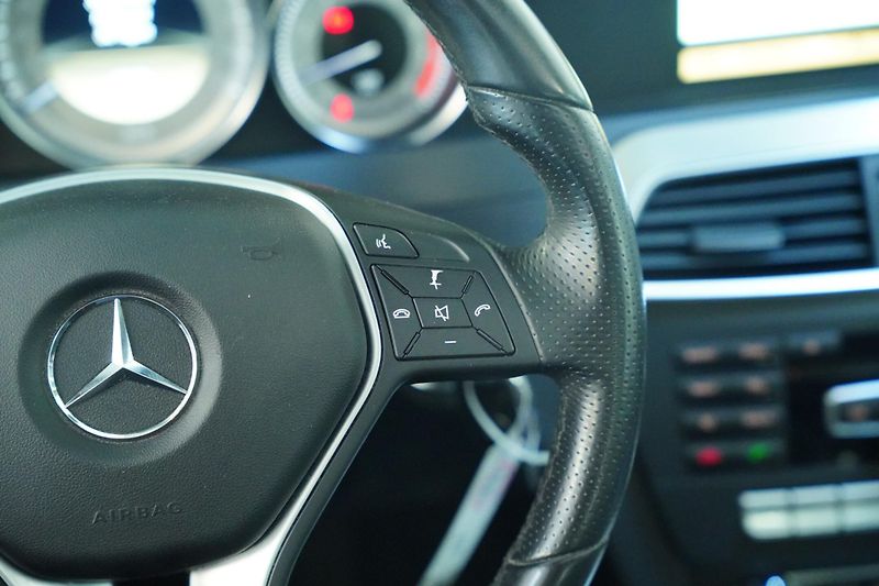 Mercedes-Benz Třídy C - fotka 18 z 26