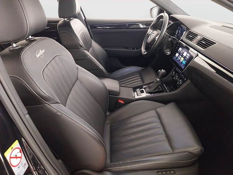 Škoda Superb (2023) Laurin&Klement 2.0 TDI - fotka 9 z 22