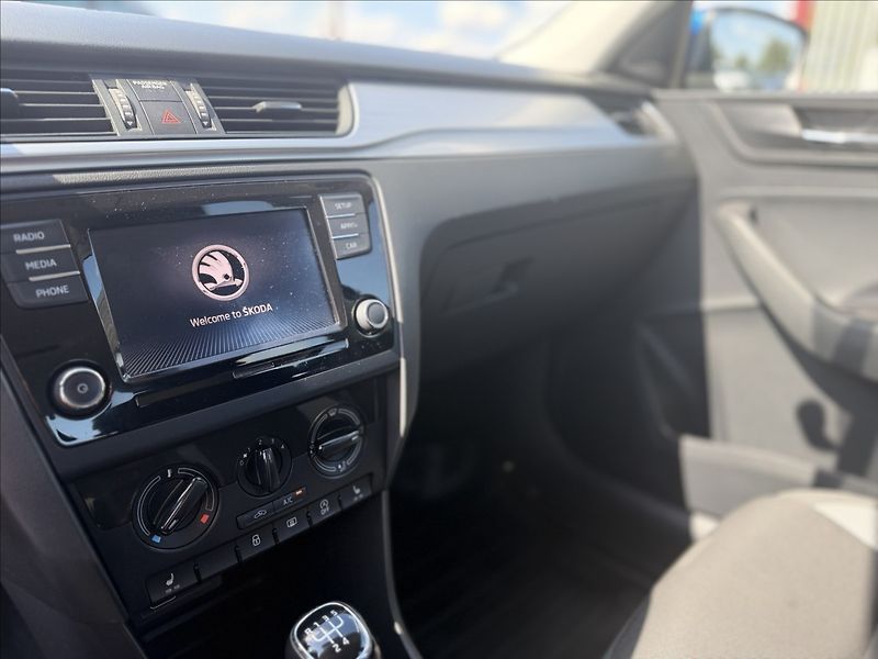 Škoda Rapid 1,0 TSI 70kW 50TKm! NOVÉ V ČR - fotka 13 z 26