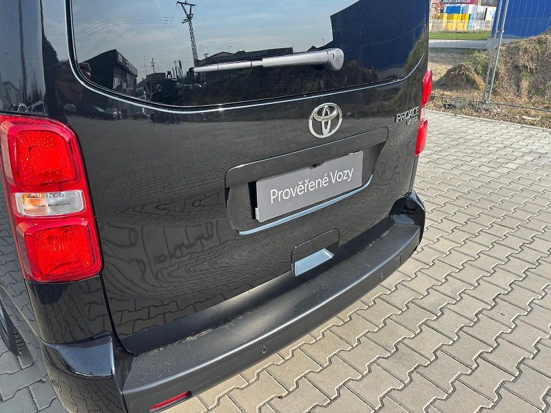 Toyota ProAce Verso 2.0 D-4D L2 VIP Webasto AT - fotka 28 z 28