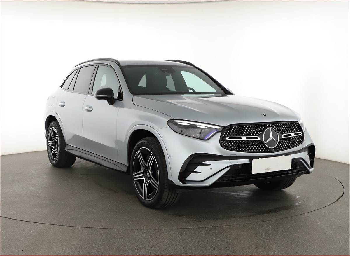Mercedes-Benz GLC 300 de 4MATIC, AMG LINE
