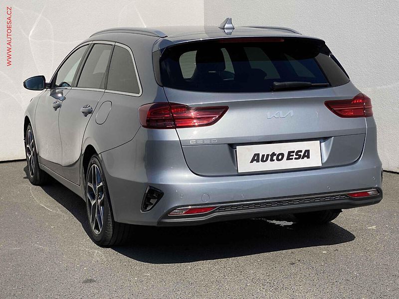 Kia Ceed (2023) 1.5 T-GDi SW, 1.maj,ČR, TOP - fotka 6 z 18