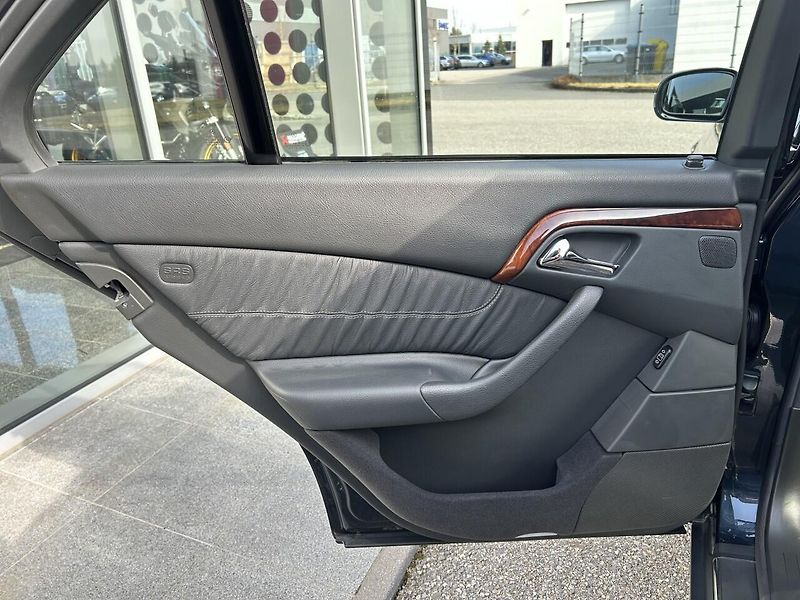 Mercedes-Benz Třídy S S 320 W220 - fotka 26 z 29