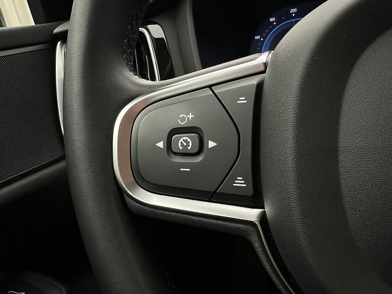 Volvo V60 B4 CORE AUT 1.maj. - fotka 26 z 41